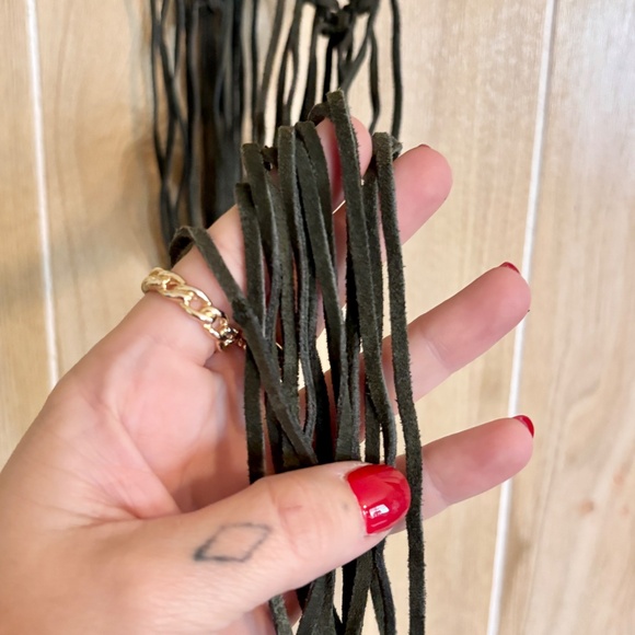 Vintage Green Suede Knotted Fringe O-Ring Belt 2000s - Picture 6 of 7